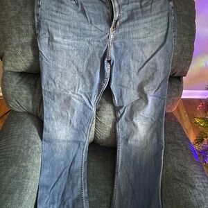 Hollister curvy middies bootcut jean